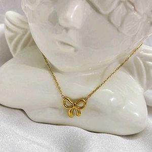 Bow Gold Necklace