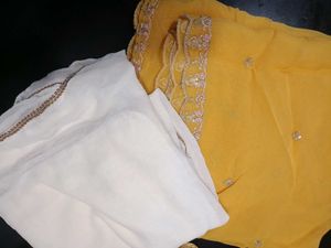 Yellow Embroidered🟡 &amp; White Lace🤍 Dupatta Set