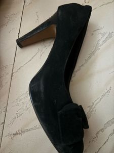Clarks Soft velvet finish Heels