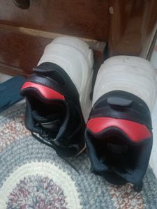 Zudio Black Sneakers