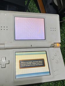 Nintendo DS Lite White Latch Broken