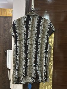 Tiger Print Cutsleeves Shirt