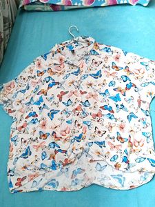 Butterfly Print Top 🦋🌼🪻🌸🏵️🌹