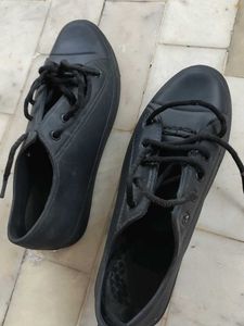 Black Sports Shoes