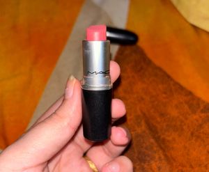 MAC: Runway Hit Retro Matte Lipstick