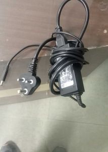 DELL 45 WATT LAPTOP CHARGER NEW AND ORIGINAL