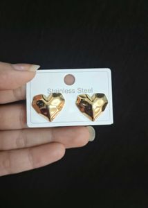 Heart Shape Love Earrings.