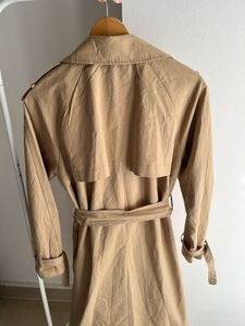 CLASSIC BEIGE TRENCH COAT