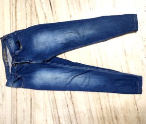 Woman Blue  Jeans, Size 28 , No Flaws , Good Condi