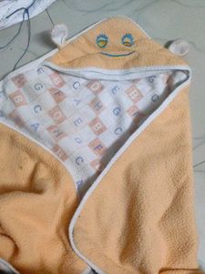 2Cute Hooded Baby Towel