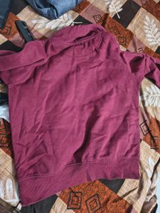 men hoodie maroon colour m size used sometime