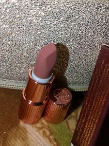Charlotte Tilbury Kissing 90s Pink