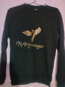 Stylish Black Graphic Sweatshirt