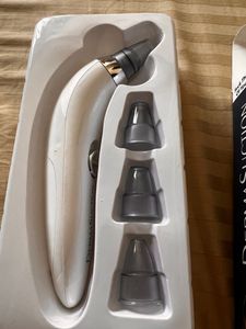 DermaSuction Pore Cleaning Device