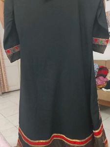 Elegant Black Embroidered Kurta