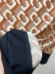 Patterned Women&#39;s Top