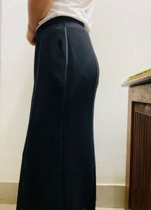 🖤Elegant Black  Skirt🖤