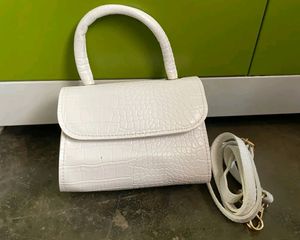 White handbag/shoulder bag (UNUSED)