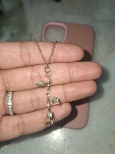 Rose Pendant Necklace