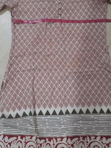 Rangmanch Maroon &amp; White Straight Kurti