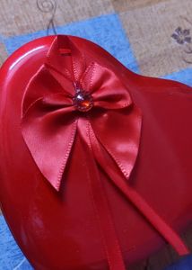 Gift Box  With One Lipstick &amp; 1 Multi Colr Earring