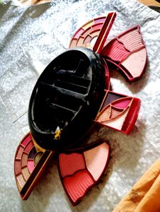 Flower Makeup Plate Front Side is Broken And Not U