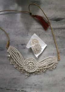 Kundan &amp; Beads Choker Jewellery Set