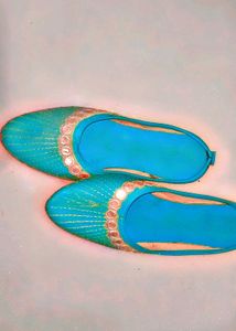 Teal Embroidered Juttis