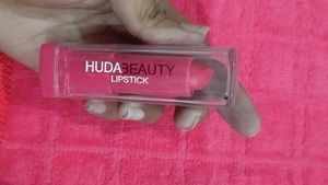 Huda Beauty Lipstick