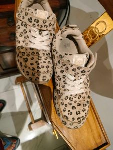 H&amp;M Cute Leopard Print Sneakers