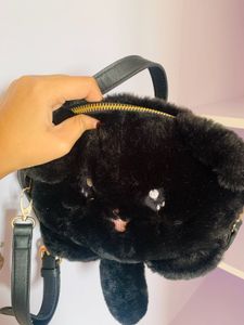 Black Kitty Slingbag