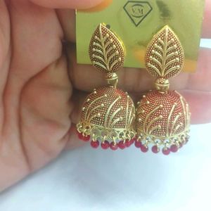 Brand New Earring With Freeup Pod Courier Bags