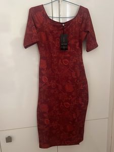 Floral bodycon dress with slit