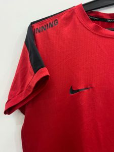 men’s sports T-shirt