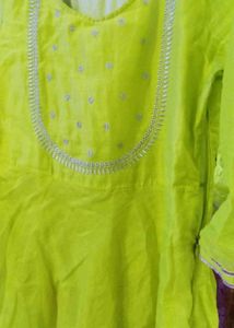 Aayna Women Solid Cotton Silk Anarkali Kurta
