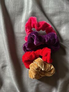 Velvet Scrunchie Set  (set Of 4)