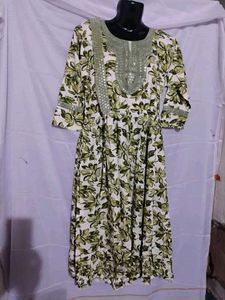 Floral Print Kurta With Belt