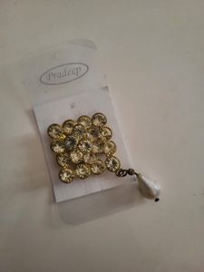 Trending Jhumka ..2 Pendant With Free Saree Pin