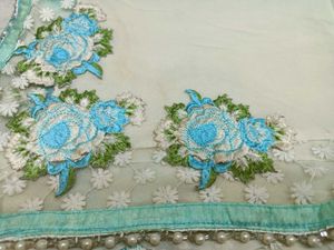 Turquoise &amp; Off-white Shaded Saree