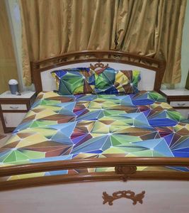 Geometric Bedsheet with Pillow Covers