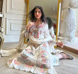 Kurta Pant And Dupatta Set