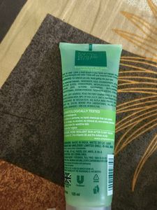 Simple Refreshing Facial Wash