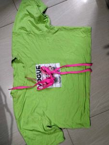 Crop tshirt with lace