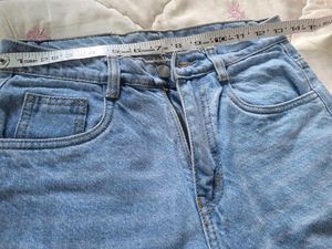 Distressed Wide Leg Jeans