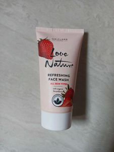 Oriflame Love Nature Refreshing Facewash