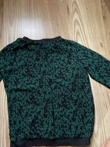 Green &amp; Black Print Pullover Top