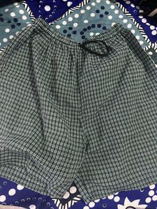 Stylish Checkered Shorts Combo