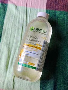 Garnier Micellar Cleansing Water