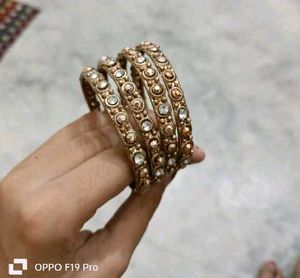 Combo Of 4 Bangles Set