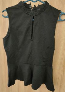 🖤Elegant Black Peplum Top with Lace Detail🖤